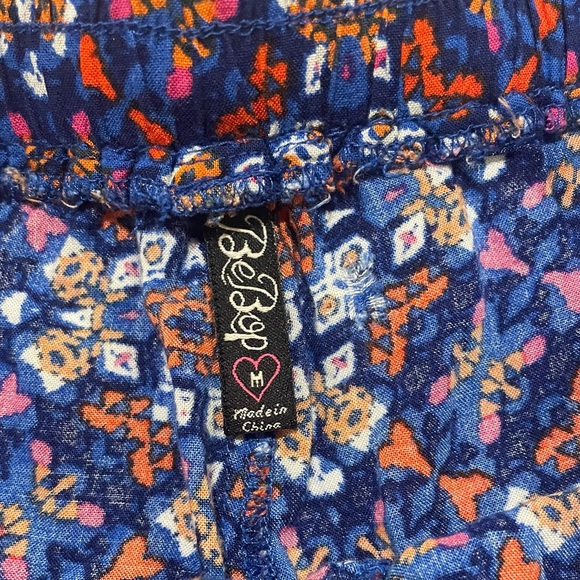❄️ 5/$25 BeBop Women's Multicolor‎ Rayon Shorts Medium - Picture 5 of 5